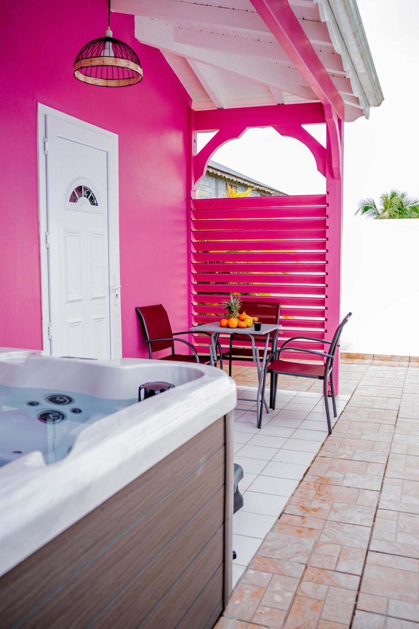 Domaine De La Rosa Spa Privatif Les Abymes Exterior foto